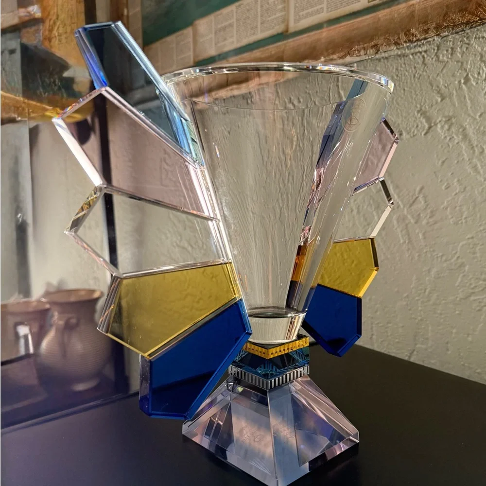 Luxury Sculptural Crystal Vase by Reflections Copenhagen – Neiman Marcus Excl